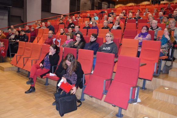Yhdistysilta keräsi runsaasti yleisöä Kankaanpääsaliin.