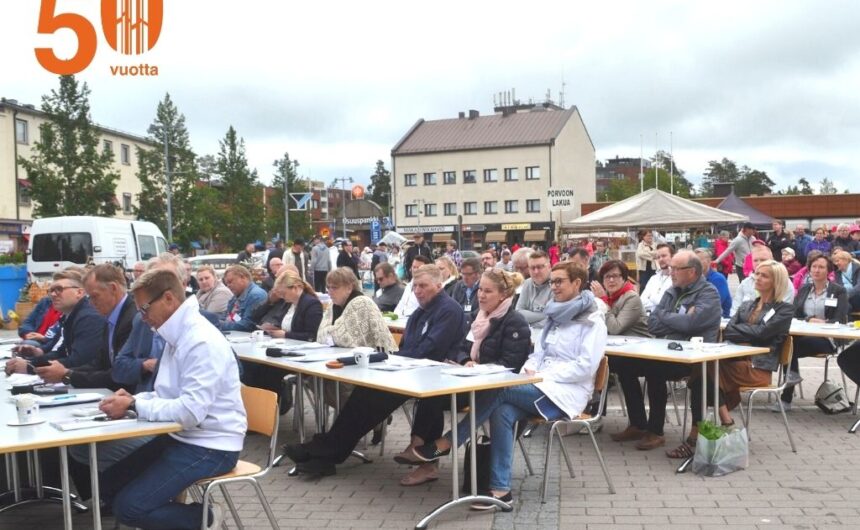 Kaupungin 50-vuotisjuhlavuoden toritapahtuma ja valtuuston kokous lauantaina 11.6.