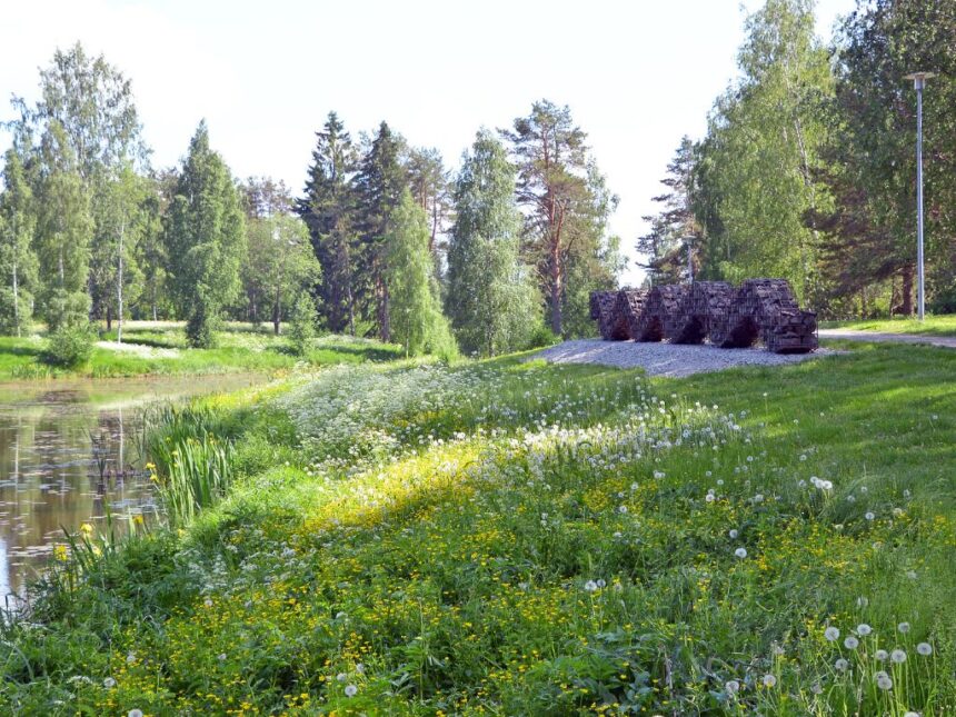 Kysely asukkaille Vuohiniitynpuiston nimeämisestä Ennu Virtasen puistoksi, vastata voi 3.2. asti
