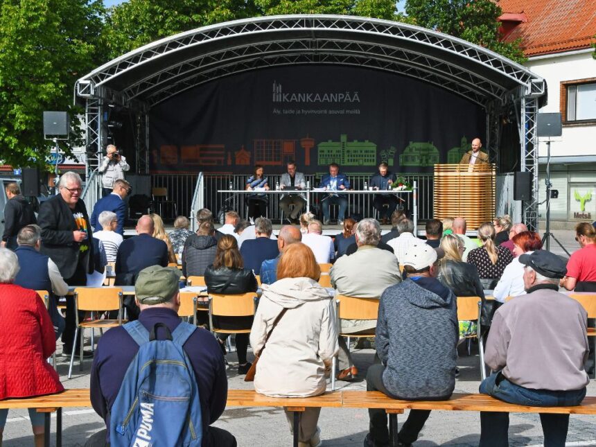 Torikokous aurinkoisessa säässä
