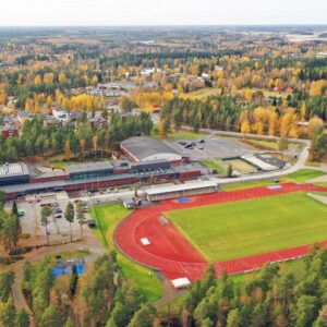 syksyinen ilmakuva liikuntakeskuksen yltä