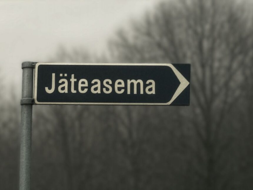 Kuvituskuva_Jateasema_kyltti Muutoksia Kooninkeitaan jäteasemalla asioinnissa kotitalouksille ja jätteiden pienerien tuojille