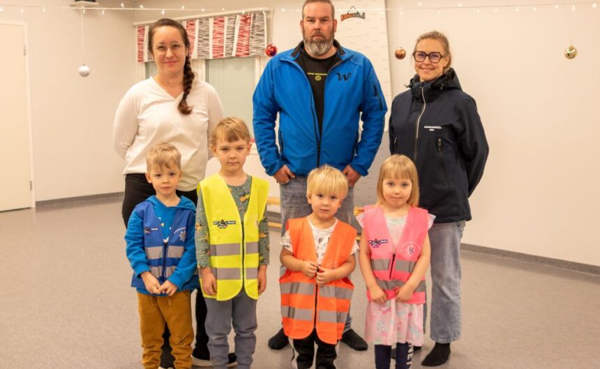 Lahjoituksen luovutustilaisuus