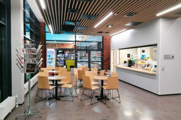 liikuntakeskuksen_kahvio kahvion asiakastilat