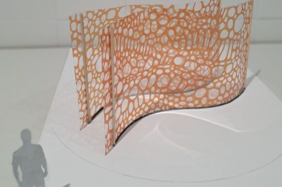 Teosluonnos Jämintien kiertoliittymään taiteilija Paula Salmela Taiteilija Paula Salmelan tekemän teosluonnos Virta-teoksesta